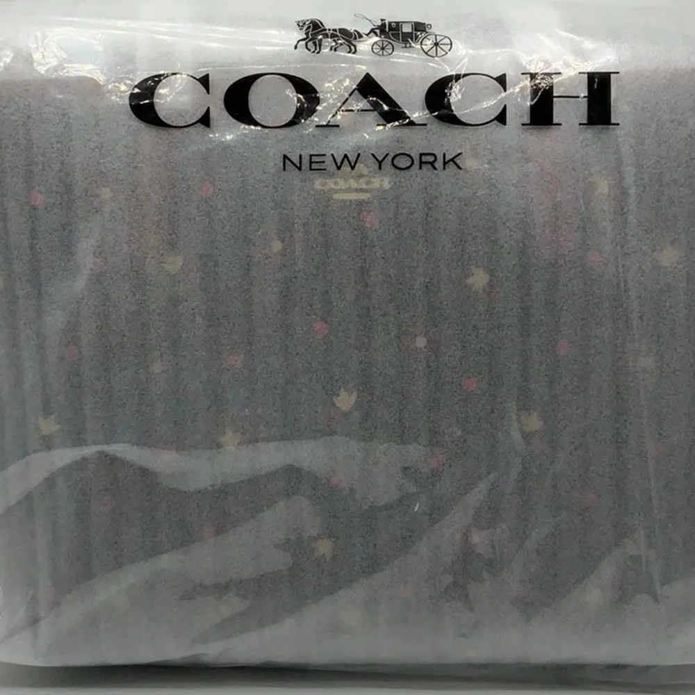 Coach Heart Petal Tote Bag - Picture 5 of 7